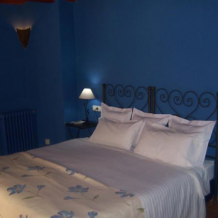 Les Velles Escoles Hotel Les Irles Exterior foto