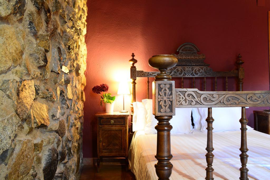 Les Velles Escoles Hotel Les Irles Exterior foto