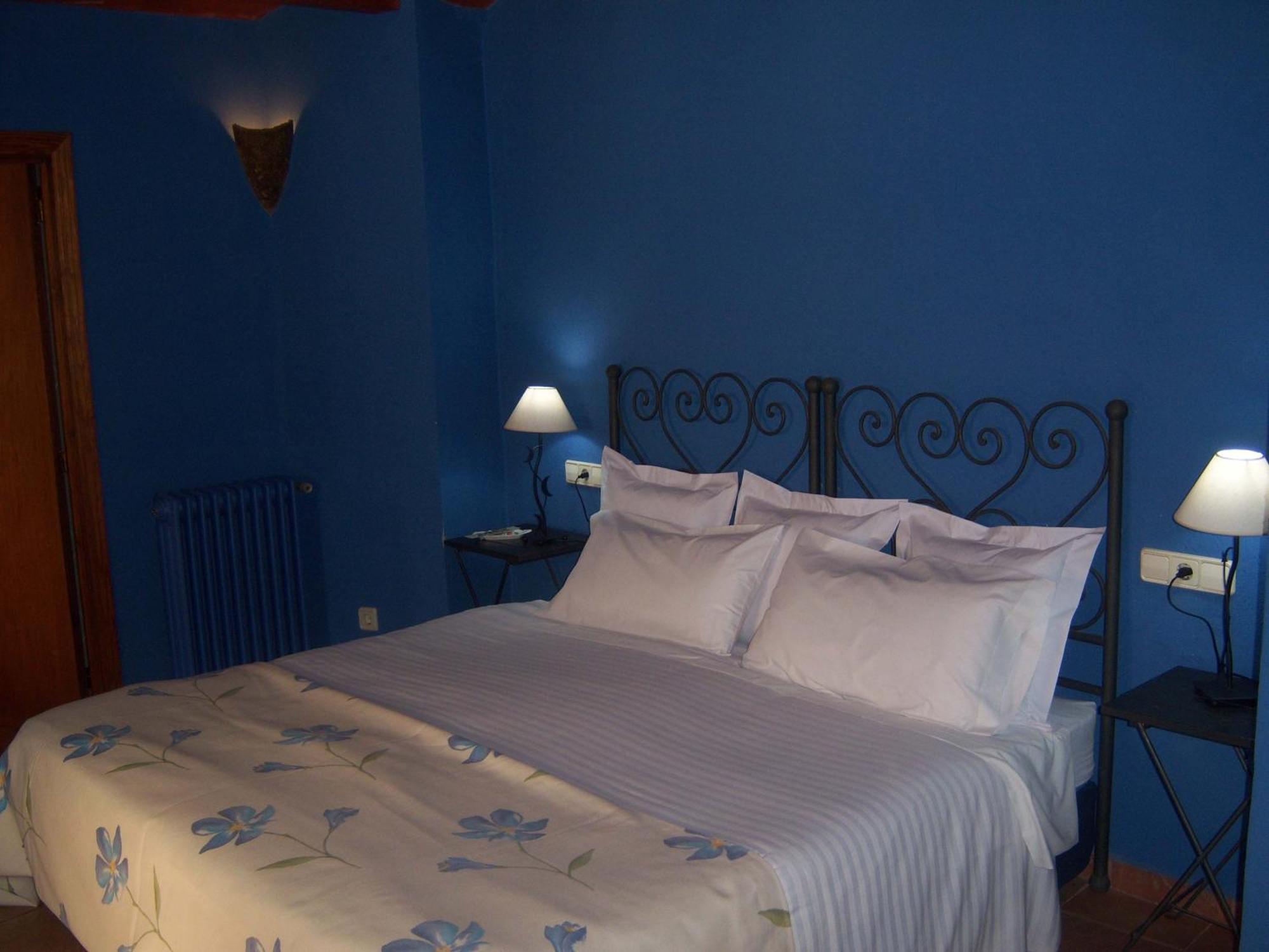 Les Velles Escoles Hotel Les Irles Exterior foto